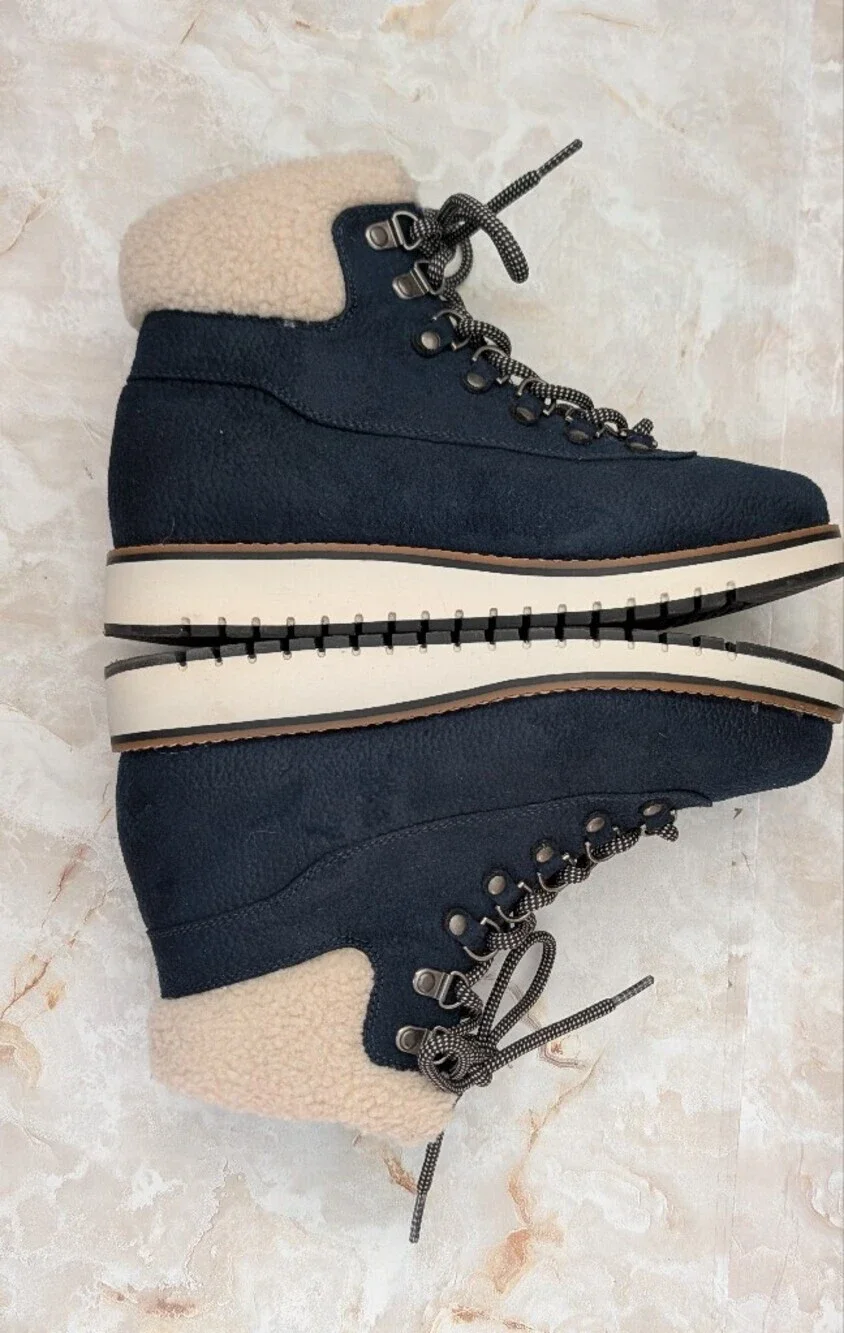 White Mountain Navy Lace-Up Sherpa Collar Winter Boots Woman's Sz 7 W